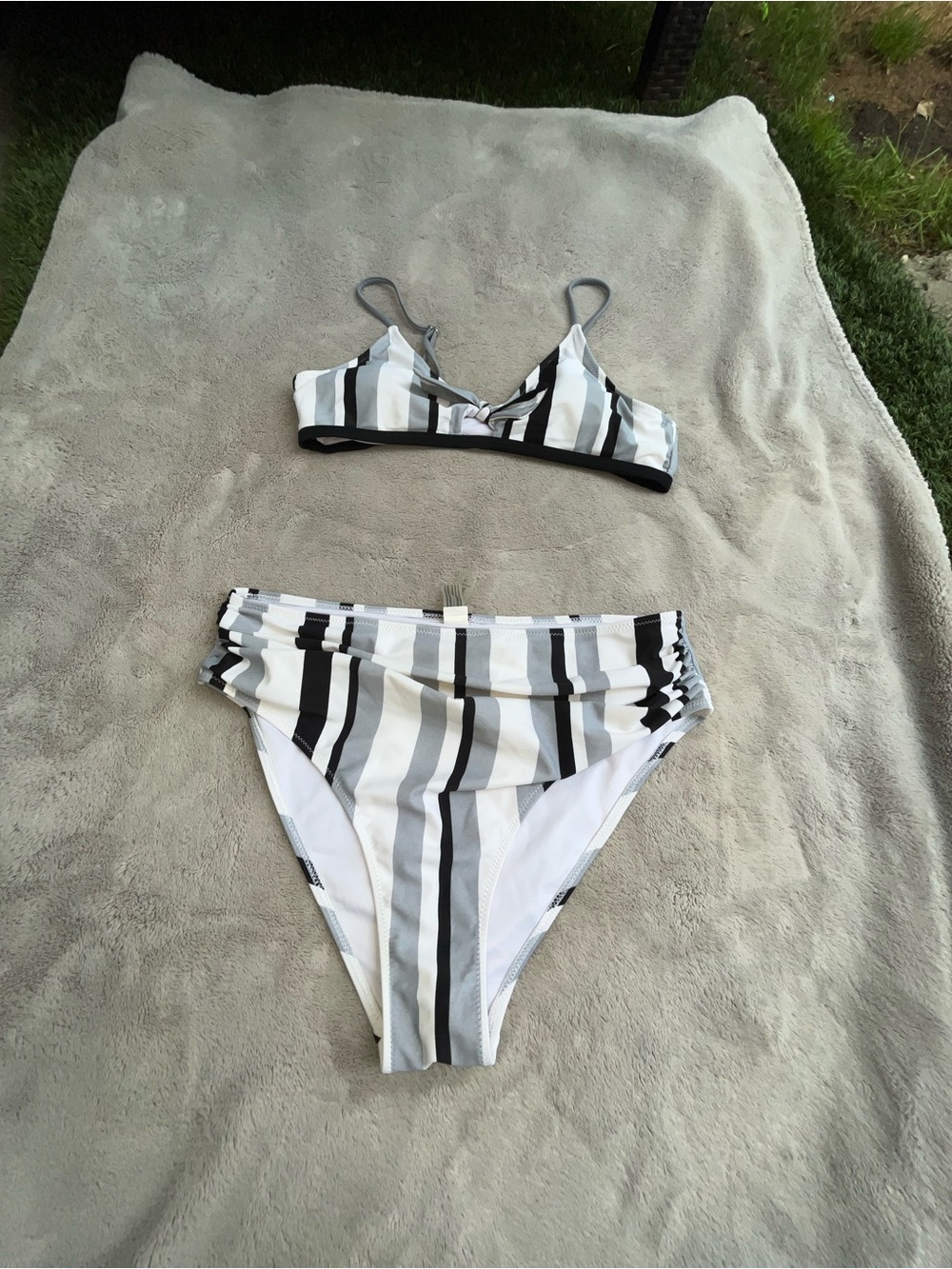 Cupshe Black and White Striped Swimwear Top